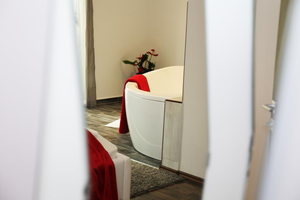 Velnök Luxus Apartman Makó Exterior foto